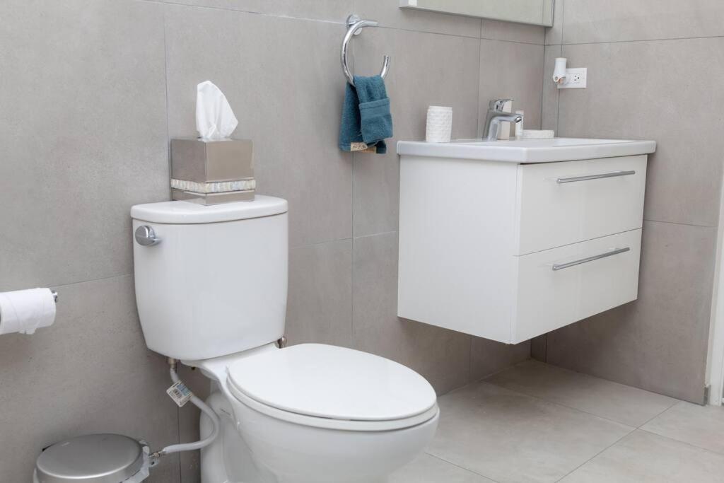 New! Cozy 1 Bedroom Condo- Gold Coast, Noord Aruba Palm Beach Eksteriør bilde