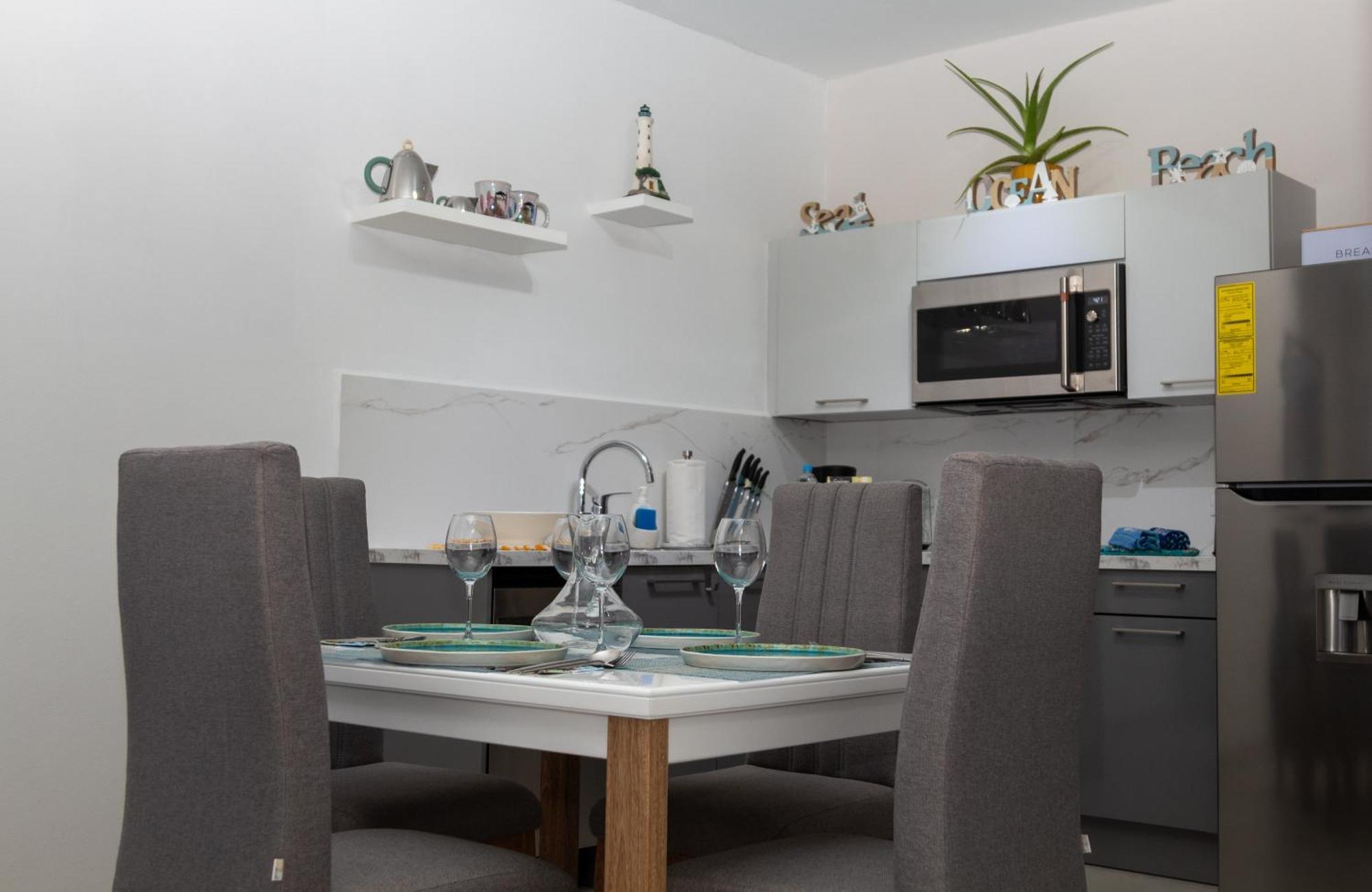 New! Cozy 1 Bedroom Condo- Gold Coast, Noord Aruba Palm Beach Eksteriør bilde